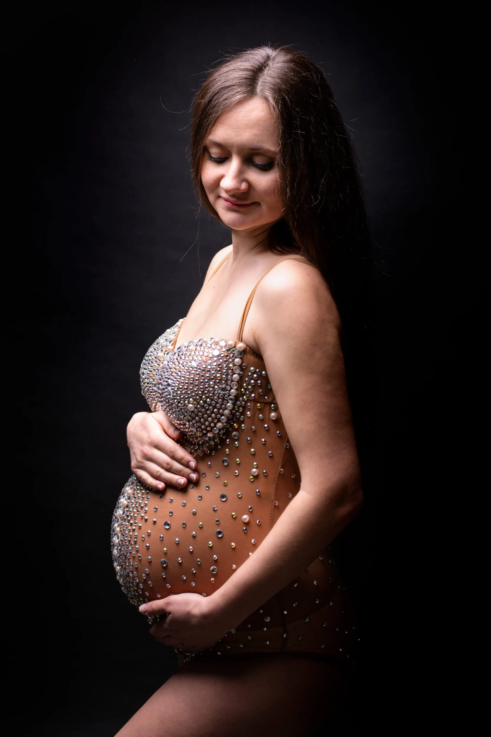 Babybauch Fotoshooting Frankfurt, Babybauch Shooting Darmstadt, Babybauch Shooting Frankfurt, Babybauch Shooting Mainz, Babybauch Shooting Wiesbaden, Babybauchshooting Frankfurt, Babybauchshooting Wiesbaden, Babybauchfotos, Schwangerschaftsbilder, Bilder Schwangerschaft, Bilder Schwangerschaftsbauch, Fotograf Frankfurt, Fotograf Darmstadt, Fotograf Mainz, Fotograf Wiesbaden, Fotografie Frankfurt, Fotografie Darmstadt, Fotografie Wiesbaden, Fotografin Frankfurt, Fotografin Wiesbaden, Fotografin Mainz, Familienfotograf Frankfurt, Familienfotografie Frankfurt, Claudia Cullom