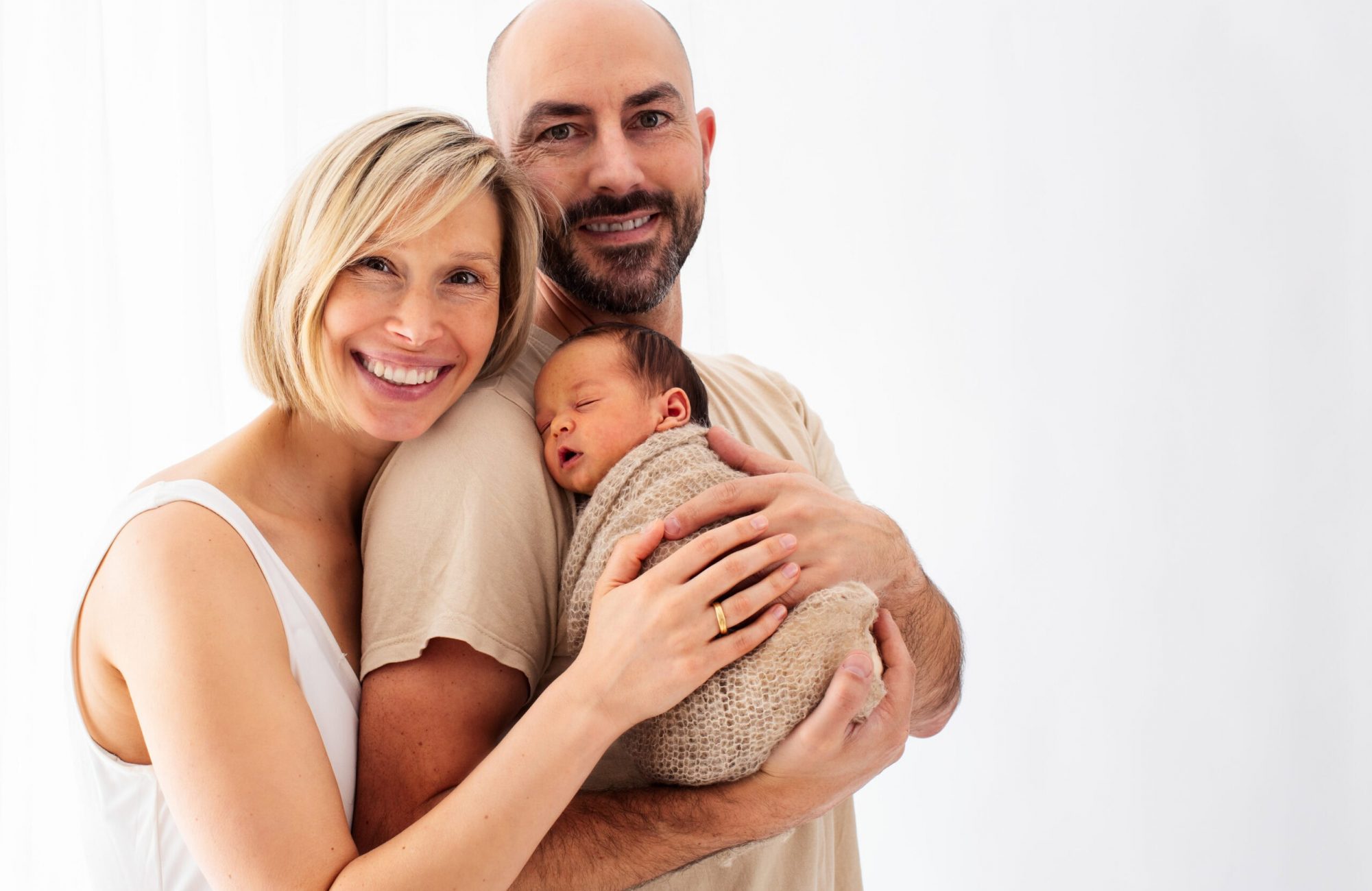 Babybauch Fotoshooting Frankfurt, Babybauch Shooting Darmstadt, Babybauch Shooting Frankfurt, Babybauch Shooting Mainz, Babybauch Shooting Wiesbaden, Babybauchshooting Frankfurt, Babybauchshooting Wiesbaden, Babybauchfotos, Schwangerschaftsbilder, Bilder Schwangerschaft, Bilder Schwangerschaftsbauch, Fotograf Frankfurt, Fotograf Darmstadt, Fotograf Mainz, Fotograf Wiesbaden, Fotografie Frankfurt, Fotografie Darmstadt, Fotografie Wiesbaden, Fotografin Frankfurt, Fotografin Wiesbaden, Fotografin Mainz, Familienfotograf Frankfurt, Familienfotografie Frankfurt, Claudia Cullom